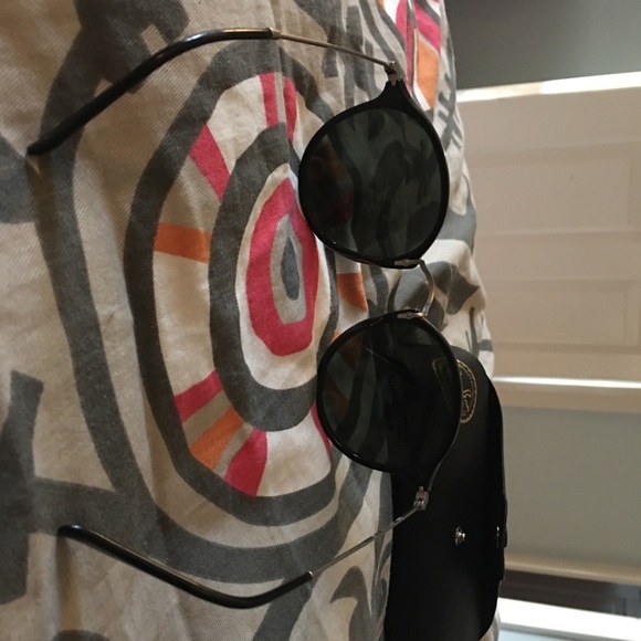 Ray ban sunglasses - Picture 3 of 3